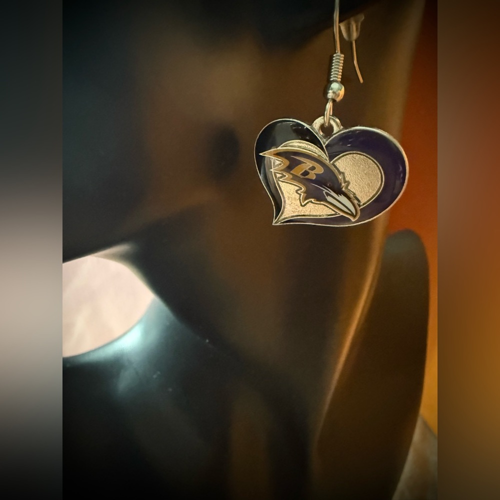 Aminco Baltimore NWOT Ravens Heart Earrings